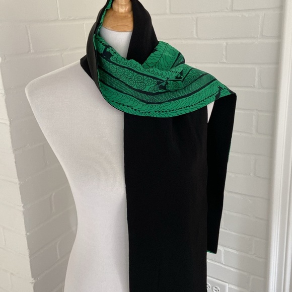 Womens green and black reindeer festive winter long dress scarve scarf - Picture 3 of 8